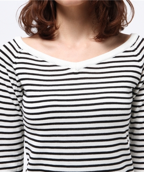 WEGO（ウィゴー）の「WEGO/オフショルVネックニット（ニット/セーター・レディース・ホワイト/ホワイト系その他/ブラック系その他/サックスブルー/ブルー系その他/トリコロール・FREE）」の11枚目の写真