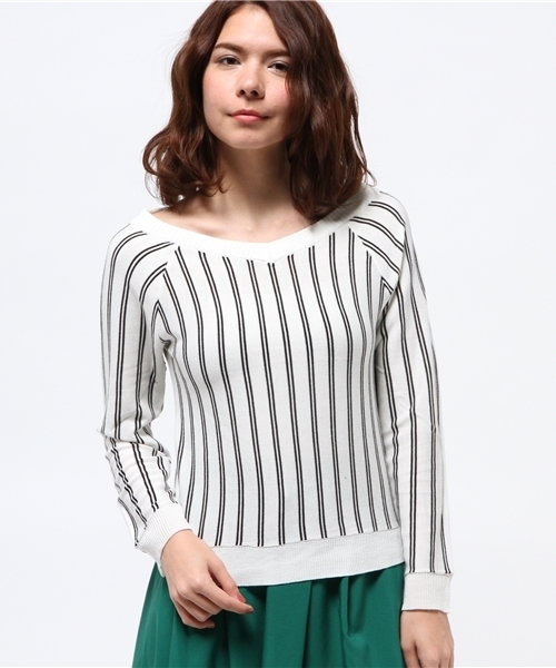 WEGO（ウィゴー）の「WEGO/オフショルVネックニット（ニット/セーター・レディース・ホワイト/ホワイト系その他/ブラック系その他/サックスブルー/ブルー系その他/トリコロール・FREE）」の16枚目の写真