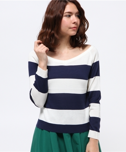 WEGO（ウィゴー）の「WEGO/オフショルVネックニット（ニット/セーター・レディース・ホワイト/ホワイト系その他/ブラック系その他/サックスブルー/ブルー系その他/トリコロール・FREE）」の19枚目の写真