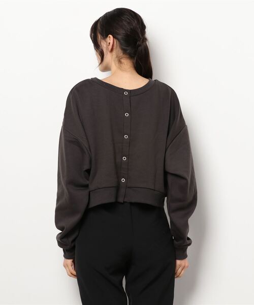 CHILLE（チル）の「裏毛2WAYクロップドトップスカットソー（スウェット・レディース・ブルー/アイボリー/スミクロ・FREE）」の6枚目の写真