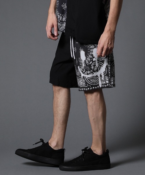 STUD MUFFIN(スタッドマフィン)の「mp9545-バンダナ柄-無地TRサテン バミューダパンツ(その他パンツ・メンズ・ライトグレー/ブラック・2/3)」の2枚目の写真