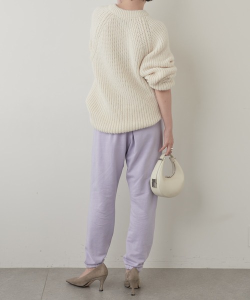 Whim Gazette（ウィムガゼット）の「【StandAlone】ロゴスウェットパンツ（スウェットパンツ・レディース・バイオレット・2）」の5枚目の写真