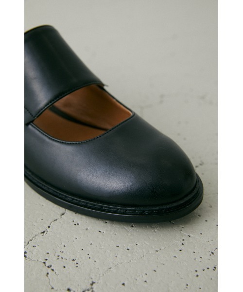 BLACK BY MOUSSY(ブラックバイマウジー)の「round toe shoes(ラウンドトゥシューズ)(その他シューズ・レディース・ベージュ/ブラック・37/38/36)」の11枚目の写真