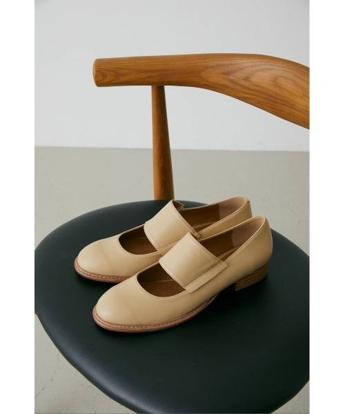 BLACK BY MOUSSY(ブラックバイマウジー)の「round toe shoes(ラウンドトゥシューズ)(その他シューズ・レディース・ベージュ/ブラック・37/38/36)」の12枚目の写真