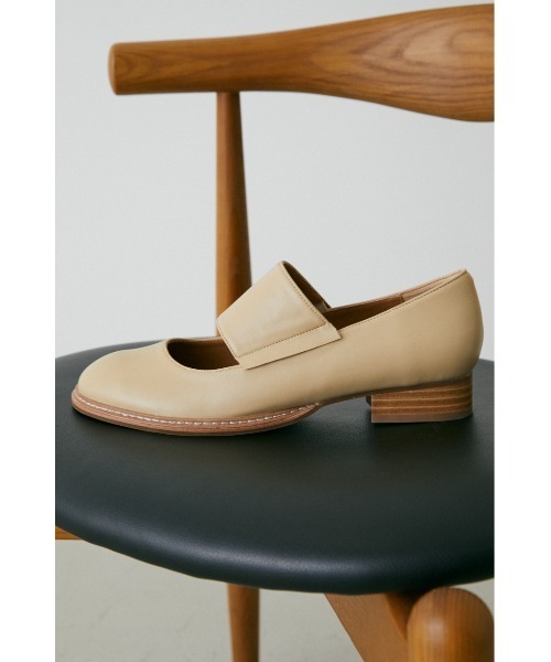 BLACK BY MOUSSY(ブラックバイマウジー)の「round toe shoes(ラウンドトゥシューズ)(その他シューズ・レディース・ベージュ/ブラック・37/38/36)」の17枚目の写真