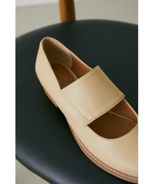 BLACK BY MOUSSY(ブラックバイマウジー)の「round toe shoes(ラウンドトゥシューズ)(その他シューズ・レディース・ベージュ/ブラック・37/38/36)」の10枚目の写真