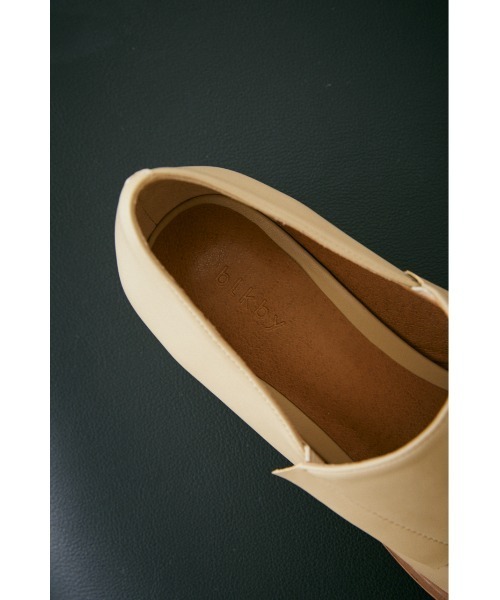 BLACK BY MOUSSY(ブラックバイマウジー)の「round toe shoes(ラウンドトゥシューズ)(その他シューズ・レディース・ベージュ/ブラック・37/38/36)」の15枚目の写真