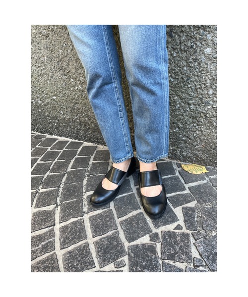BLACK BY MOUSSY(ブラックバイマウジー)の「round toe shoes(ラウンドトゥシューズ)(その他シューズ・レディース・ベージュ/ブラック・37/38/36)」の8枚目の写真