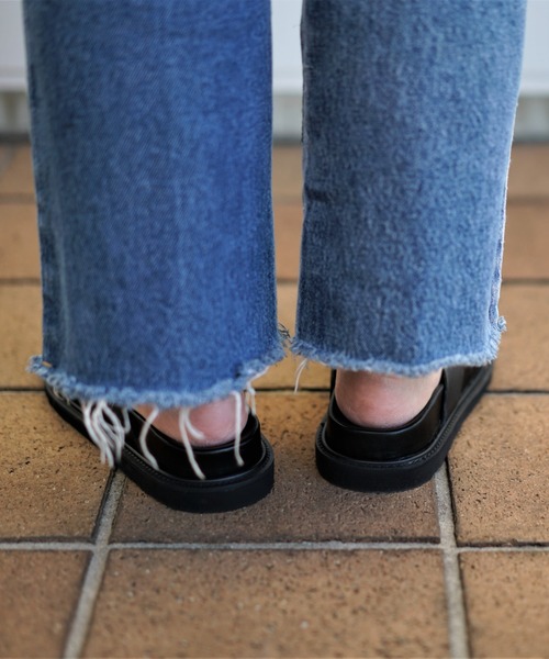 CAMINANDO（カミナンド）の「CAMINANDO/カミナンド　 THONG SLIDES トングスライド　レザービーチサンダル　2216W（サンダル・レディース・ホワイト/ブラック・5/6/7/8）」の13枚目の写真