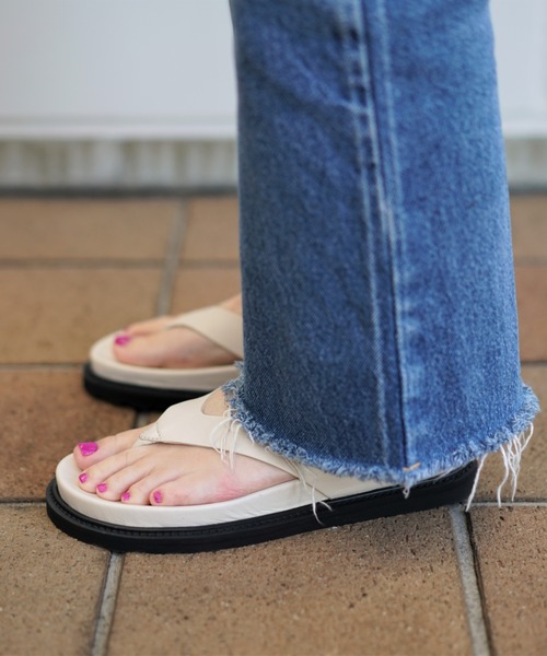 CAMINANDO（カミナンド）の「CAMINANDO/カミナンド　 THONG SLIDES トングスライド　レザービーチサンダル　2216W（サンダル・レディース・ホワイト/ブラック・5/6/7/8）」の15枚目の写真