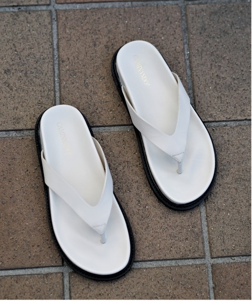 CAMINANDO（カミナンド）の「CAMINANDO/カミナンド THONG SLIDES