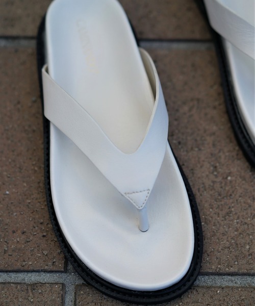 CAMINANDO（カミナンド）の「CAMINANDO/カミナンド　 THONG SLIDES トングスライド　レザービーチサンダル　2216W（サンダル・レディース・ホワイト/ブラック・5/6/7/8）」の18枚目の写真