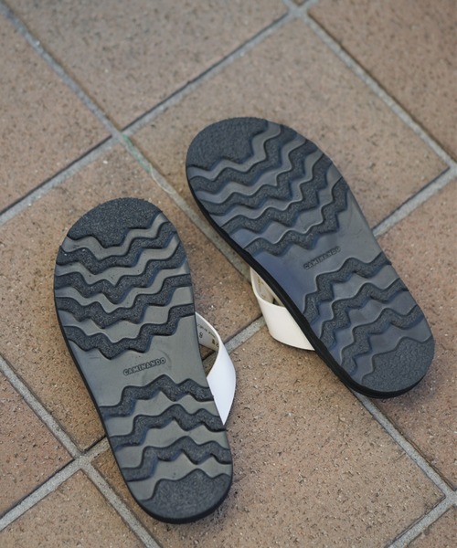 CAMINANDO（カミナンド）の「CAMINANDO/カミナンド　 THONG SLIDES トングスライド　レザービーチサンダル　2216W（サンダル・レディース・ホワイト/ブラック・5/6/7/8）」の20枚目の写真