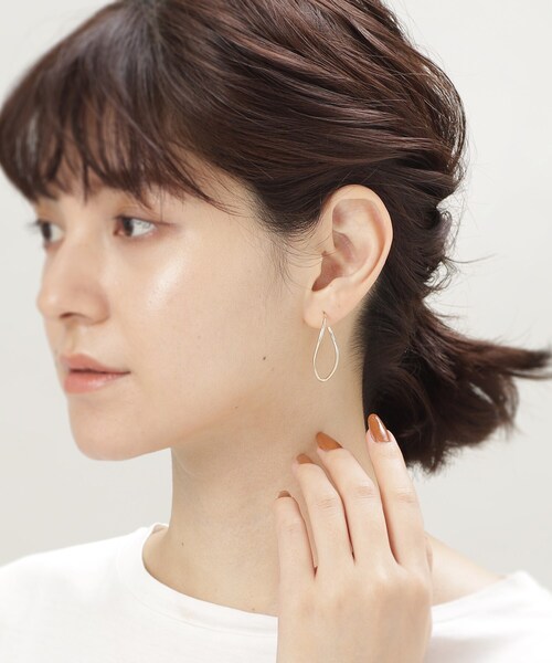 COCOSHNIK(ココシュニック)の「K10中空丸線 変形フープピアス大(ピアス(両耳用)・レディース・ホワイト系その他7・00)」の9枚目の写真