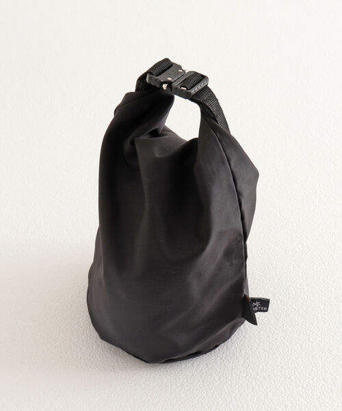 GLOSTER(グロスター)の「【GLOSTER/グロスター】コーデュラリップ ポーチS(ショルダーバッグ・メンズ・ブラック/ライトグレー・FREE)」の3枚目の写真