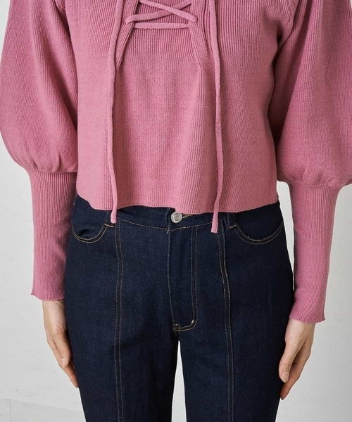 A de a.v.v（アードアー・ヴェ・ヴェ）の「［SET UP対応］レースアップ袖コンシャスニット（ニット/セーター・レディース・ピンク/ブラック/ホワイト・39）」の21枚目の写真