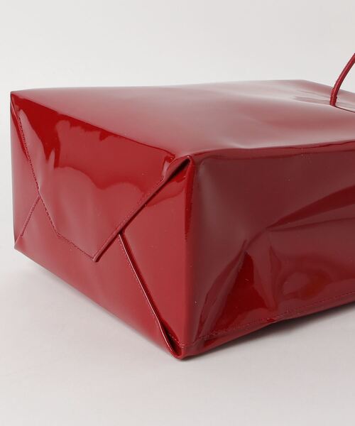 UNKNOWN PRODUCTS（アンノウンプロダクツ）の「UNKNOWN PRODUCTS(アンノウンプロダクツ) Leather Paper Bag Enamel/エナメルレザーペーパーバッグ（トートバッグ・レディース・レッド・FREE）」の4枚目の写真