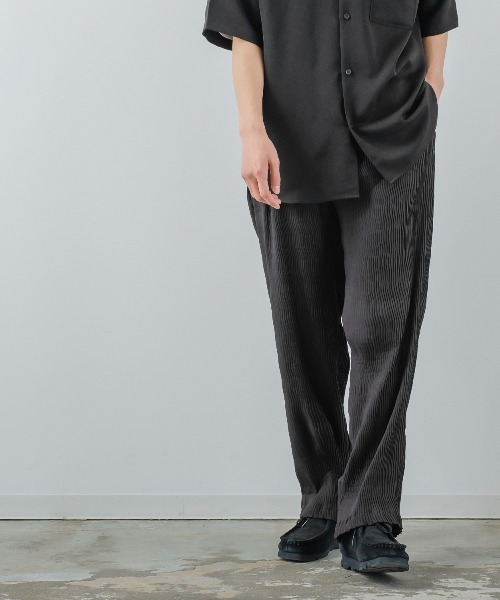 improves（インプローブス）の「ランダムプリーツ ワイド イージーパンツ（その他パンツ・メンズ・ブラック/ベージュ・LARGE/MEDIUM）」の4枚目の写真