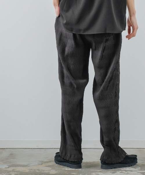 improves（インプローブス）の「ランダムプリーツ ワイド イージーパンツ（その他パンツ・メンズ・ブラック/ベージュ・LARGE/MEDIUM）」の6枚目の写真