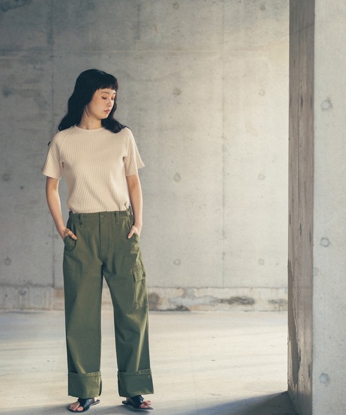 khakito(カーキト)の「ランダムテレコ ラグランTシャツ(Tシャツ/カットソー・レディース・アイボリー/レッド/チャコール・FREE)」の6枚目の写真