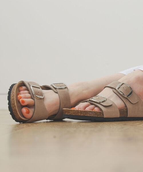 BEAMS HEART（ビームスハート）の「BEAMS HEART / ダブルベルトバックル サンダル（サンダル・レディース・ホワイト/ブラック/ベージュ・SMALL/MEDIUM/LARGE）」の3枚目の写真