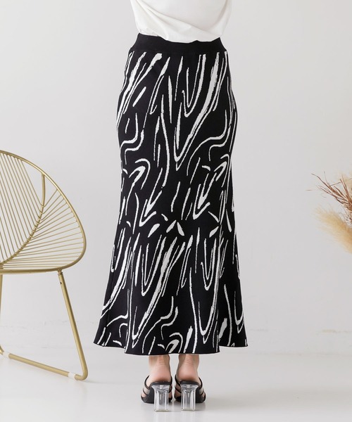 Julia Boutique（ジュリアブティック）の「ニュアンス柄マーメイドニットスカート/22172（スカート・レディース・ブラック/ピンク/モカ・ONE）」の11枚目の写真