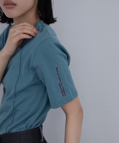 VACANCY（ヴァカンシー）の「ロゴ刺繍パイピングTシャツ/新色追加（Tシャツ/カットソー・レディース・ホワイト/ブラック/ベージュ/ブルー/レッド・FREE）」の4枚目の写真