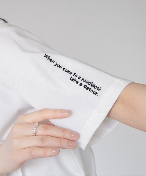 VACANCY（ヴァカンシー）の「ロゴ刺繍パイピングTシャツ/新色追加（Tシャツ/カットソー・レディース・ホワイト/ブラック/ベージュ/ブルー/レッド・FREE）」の8枚目の写真