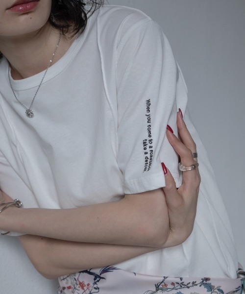 VACANCY（ヴァカンシー）の「ロゴ刺繍パイピングTシャツ/新色追加（Tシャツ/カットソー・レディース・ホワイト/ブラック/ベージュ/ブルー/レッド・FREE）」の20枚目の写真