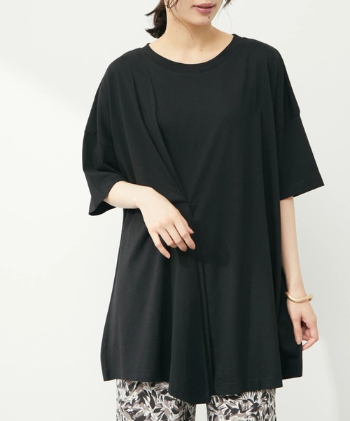 Green Parks(グリーンパークス)の「フロントタックチュニック(Tシャツ/カットソー・レディース・オフホワイト/サックスブルー/ブラック/イエロー・FREE)」の2枚目の写真