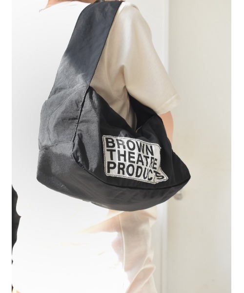 THEATRE PRODUCTS(シアタープロダクツ)の「STICKER LABEL SQUALEBAG/ステッカーラベルスクエアバッグ(ハンドバッグ・レディース・ブラック/アイボリー・FREE)」の5枚目の写真