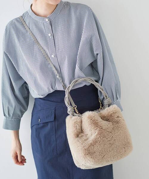 le.coeur blanc（ルクールブラン）の「ツイストハンドルファー2WAYバッグ（ショルダーバッグ・レディース・ベージュ/グレイッシュベージュ・FREE）」の12枚目の写真