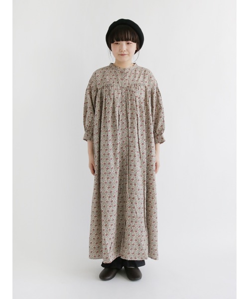 Samansa Mos2（サマンサ モスモス）の「スタンドネック切替ワンピース（ワンピース・レディース・イエロー/オレンジ/チャコール/キナリ・ﾌﾘ-）」の5枚目の写真