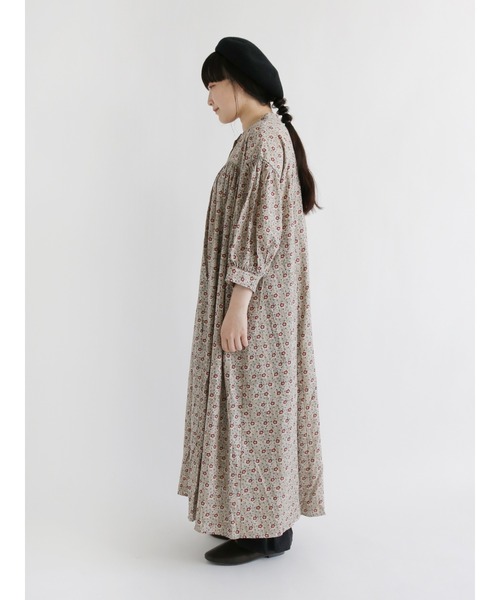 Samansa Mos2（サマンサ モスモス）の「スタンドネック切替ワンピース（ワンピース・レディース・イエロー/オレンジ/チャコール/キナリ・ﾌﾘ-）」の20枚目の写真