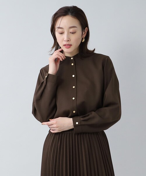 新品UNTITLEDシンプルバンドカラーシャツ UNTITLED（アンタイトル）の「◇【オンオフで着られる】シンプル