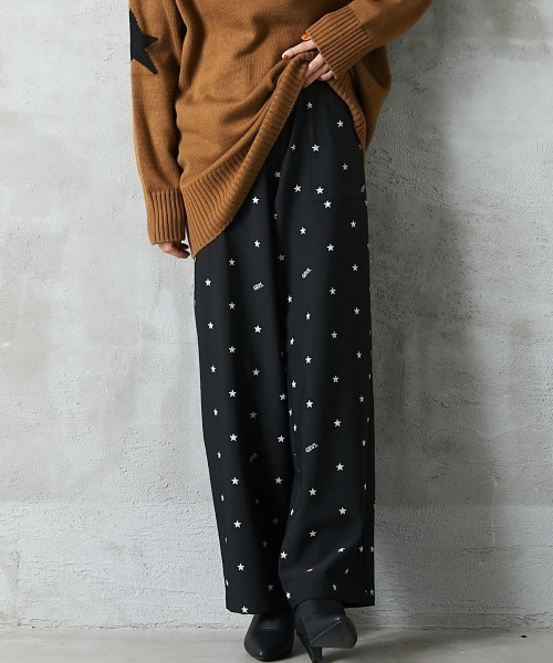 GEVS.(ジェイヴィス)の「<大きいサイズ> 星プリントリラックスワイドパンツ GEVS.(その他パンツ・レディース・ライトベージュ/ブラック・3L/L/4L/LL/5L)」の2枚目の写真