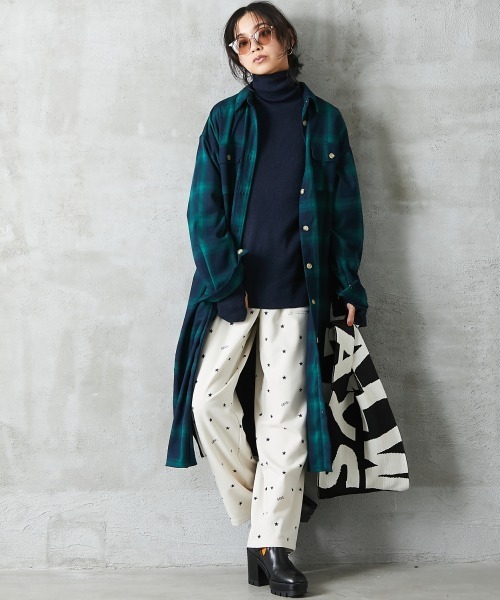 GEVS.(ジェイヴィス)の「<大きいサイズ> 星プリントリラックスワイドパンツ GEVS.(その他パンツ・レディース・ライトベージュ/ブラック・3L/L/4L/LL/5L)」の7枚目の写真