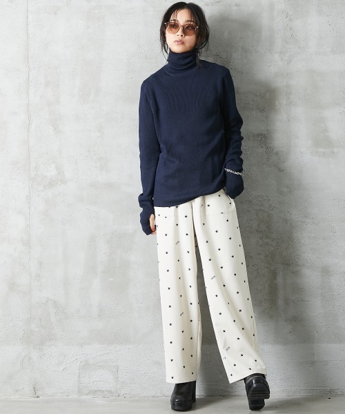 GEVS.(ジェイヴィス)の「<大きいサイズ> 星プリントリラックスワイドパンツ GEVS.(その他パンツ・レディース・ライトベージュ/ブラック・3L/L/4L/LL/5L)」の5枚目の写真