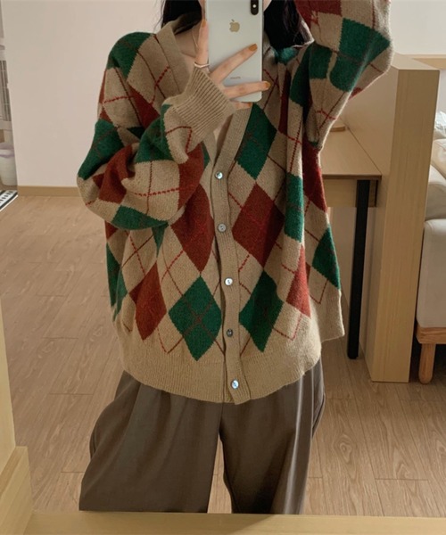 Auntie Rosa（アンティローザ）の「アーガイル柄ニットカーディガン（カーディガン/ボレロ・レディース・ブラック/ブラウン/ピンク/グリーン・FREE）」の3枚目の写真