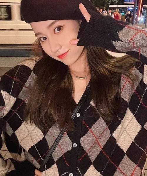 Auntie Rosa（アンティローザ）の「アーガイル柄ニットカーディガン（カーディガン/ボレロ・レディース・ブラック/ブラウン/ピンク/グリーン・FREE）」の7枚目の写真