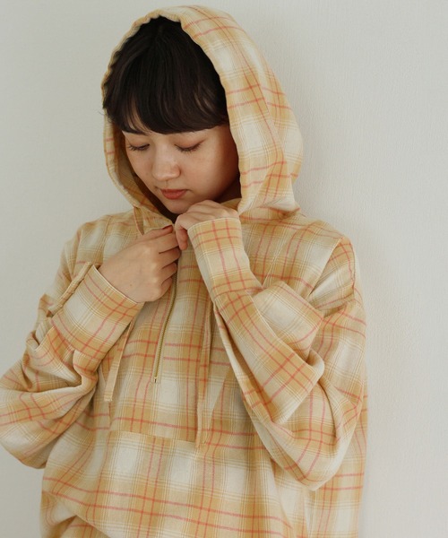 Crisp（クリスプ）の「チェックフーディーシャツ（シャツ/ブラウス・レディース・グレー/ベージュ・FREE）」の9枚目の写真
