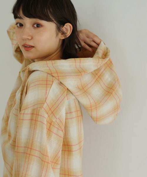 Crisp（クリスプ）の「チェックフーディーシャツ（シャツ/ブラウス・レディース・グレー/ベージュ・FREE）」の11枚目の写真