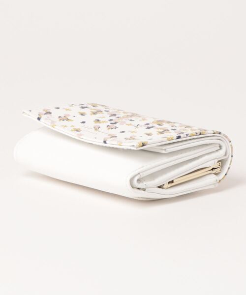 Ted Baker(テッドベーカー)の「RHUBY フラワープリント バブルパース(がま口タイプ/三つ折りサイフ)(財布・レディース・ナチュラル・O/S)」の4枚目の写真
