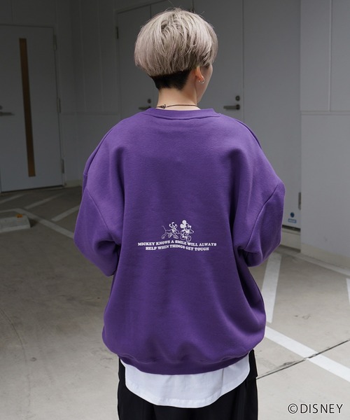 新品　WALT DISNEY ピグメントスウェット　パープル Disney（ディズニー）の「【Disney】バックプリント / ワンポイント