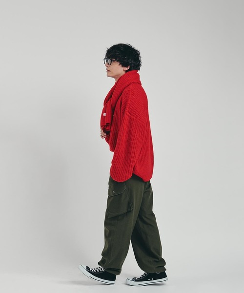 MUHET(ミュエータ)の「マフラー付きニットプルオーバー(ニット/セーター・レディース・マスタード/レッド/ライトベージュ・X-LARGE/MEDIUM)」の18枚目の写真