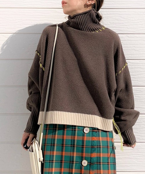 Q(キュー)の「ハンドステッチニット(ニット/セーター・レディース・ターコイズブルー/ブラウン・MEDIUM)」の2枚目の写真