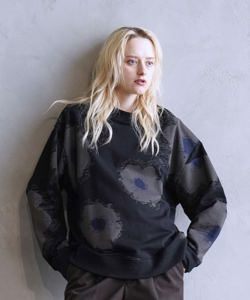 JUNRED（ジュンレッド）の「インクフラワーBIGスウェット（スウェット・メンズ・ブラック/チャコールグレー・S/M/L）」の3枚目の写真