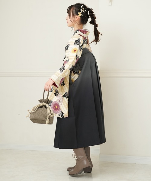 utatane(ウタタネ)の「ジュニア袴セット ニコアンティーク 矢絣とえんじ菊(着物・キッズ・ベージュ・SS/S)」の8枚目の写真