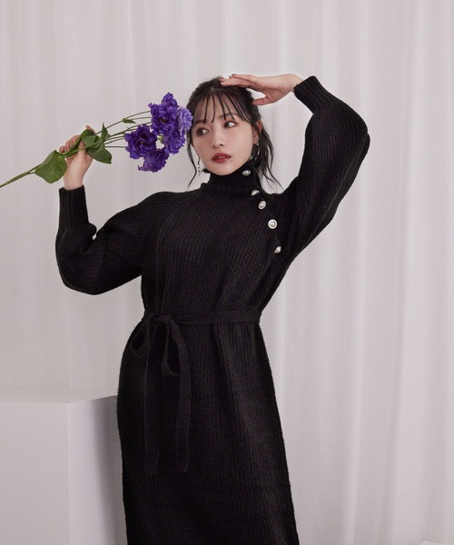 ANDGEEBEE(アンジービー)の「パールタートルニットワンピ(ワンピース・レディース・グレー/ブラック・MEDIUM)」の6枚目の写真