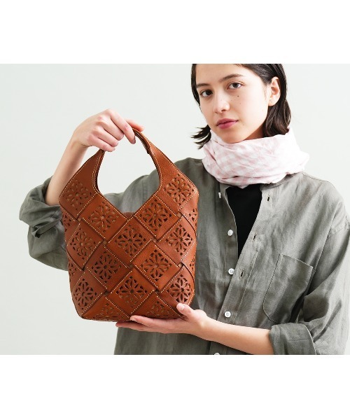 genten（ゲンテン）の「サステナブルカットワーク トートバッグ（中）（トートバッグ・レディース・ブラック/ダークブラウン/ブラウン・FREE）」の11枚目の写真